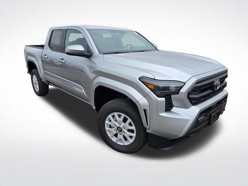 Used 2025 Toyota Tacoma SR5 image 21