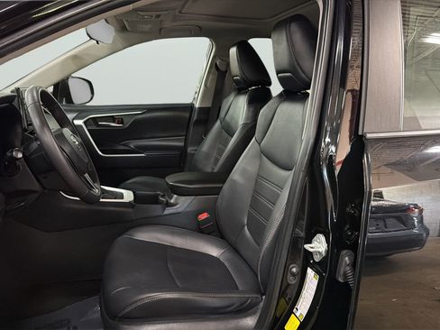 Used 2022 Toyota RAV4 XLE Premium FWD image 23