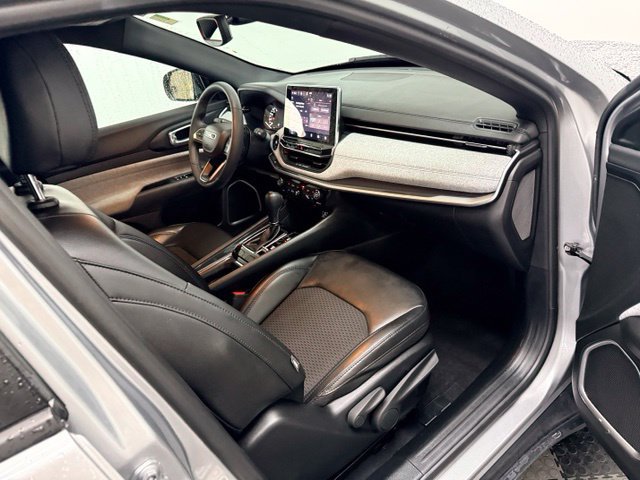 Used 2023 Jeep Compass Latitude w/ Convenience Group AWD/4WD image 40