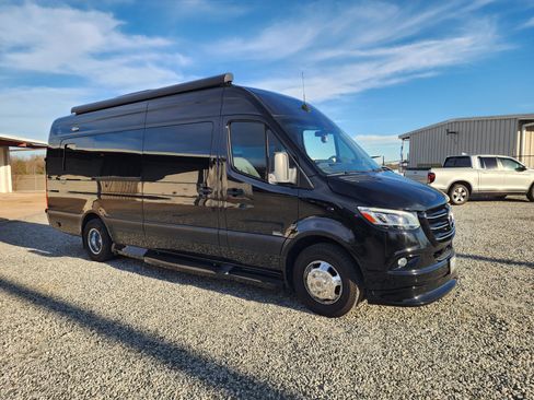 Used 2020 Mercedes-Benz Sprinter 3500 image 2