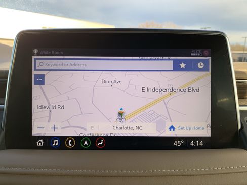 Used 2021 Chevrolet Tahoe Premier w/ Premium Package image 24