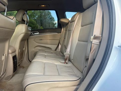 Used 2014 Jeep Grand Cherokee Overland RWD image 11