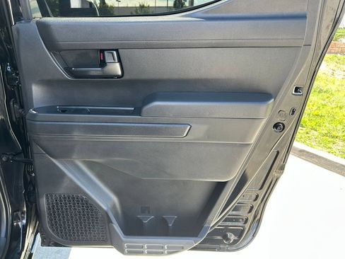 Used 2025 Toyota Tacoma SR5 AWD/4WD image 28