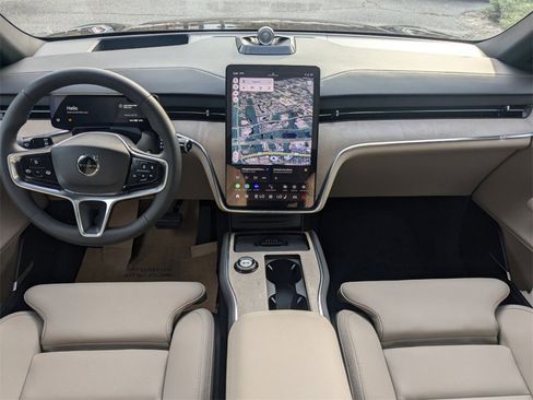 New 2025 Volvo EX90 Ultra image 16