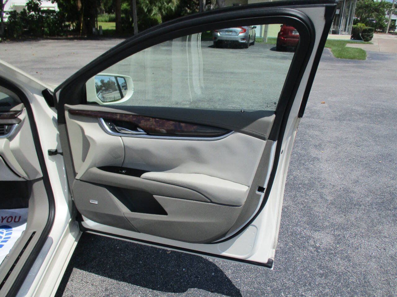Used 2013 Cadillac XTS Platinum FWD image 29
