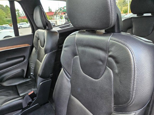 Used 2021 Volvo XC90 T6 Momentum w/ Advanced Package AWD/4WD image 16