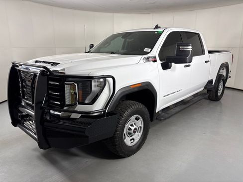 Used 2024 GMC Sierra 2500 Pro AWD/4WD image 4
