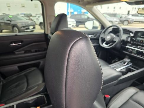 Used 2022 Nissan Pathfinder SL w/ SL Premium Package AWD/4WD image 18