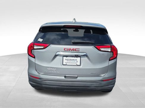 Used 2024 GMC Terrain SLE AWD/4WD image 4