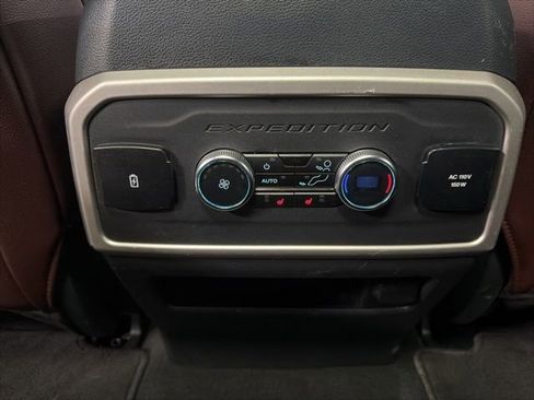 Used 2024 Ford Expedition Limited image 34