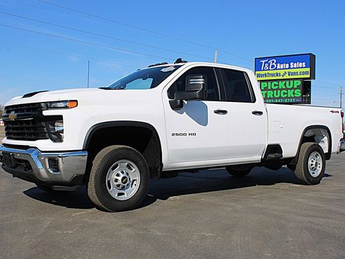 Used 2025 Chevrolet Silverado 2500 W/T w/ WT/CX Safety Package image 2