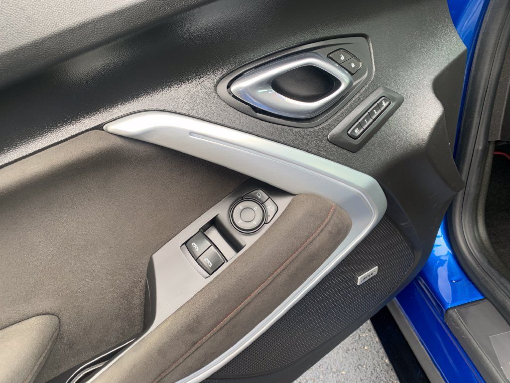 Used 2018 Chevrolet Camaro ZL1 RWD image 11