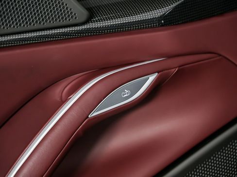 Used 2024 Ferrari Purosangue image 31