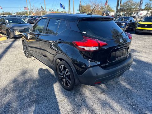 Used 2020 Nissan Kicks SV image 10