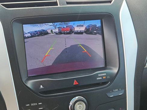 Used 2013 Ford Explorer XLT image 19