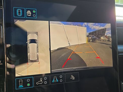 Used 2025 GMC Yukon AT4 Ultimate w/ LPO, Floor Liner Package image 19