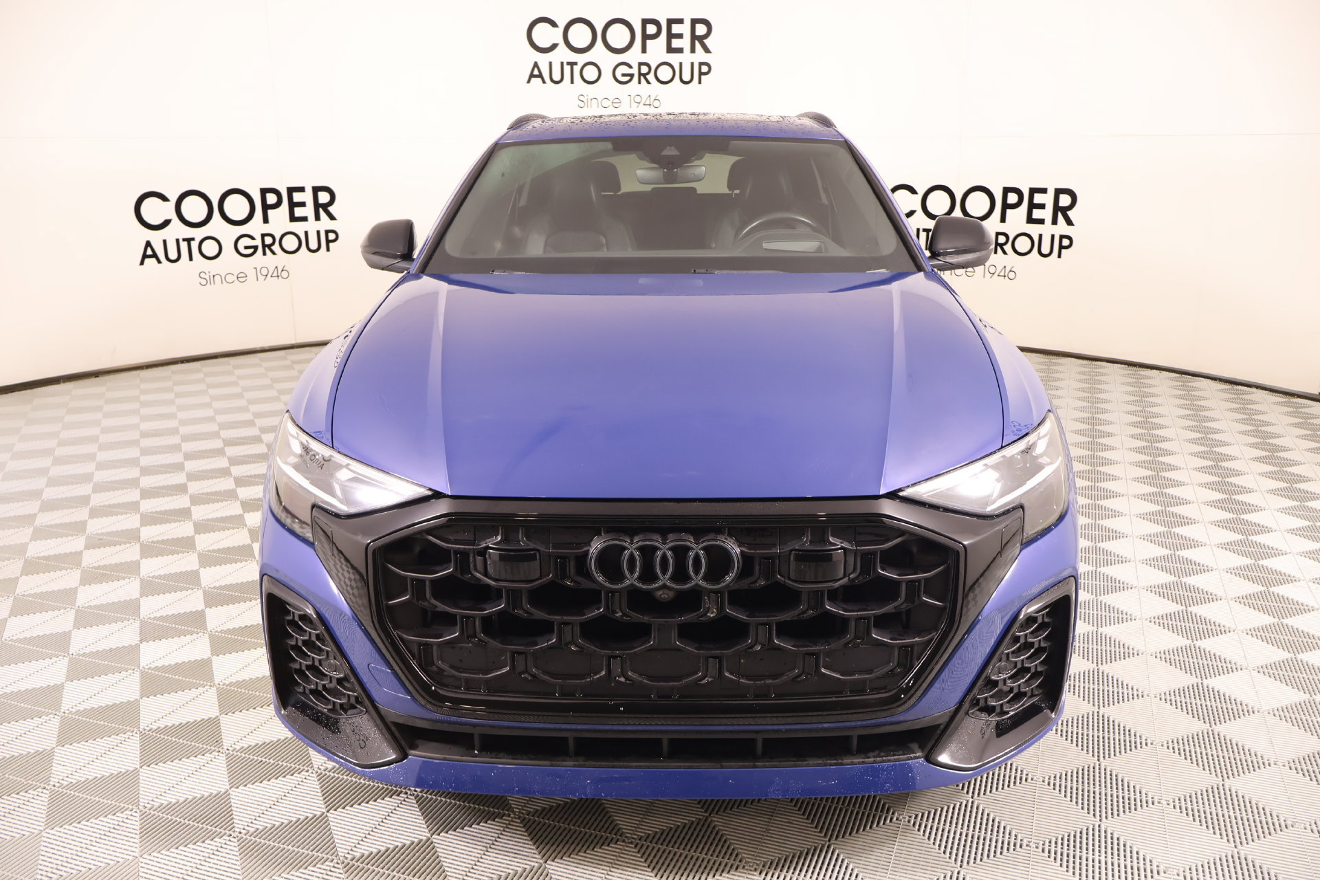 Used 2024 Audi SQ8 Prestige w/ Prestige Package AWD/4WD image 10