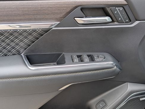 Used 2024 GMC Acadia Denali w/ Super Cruise Package image 15