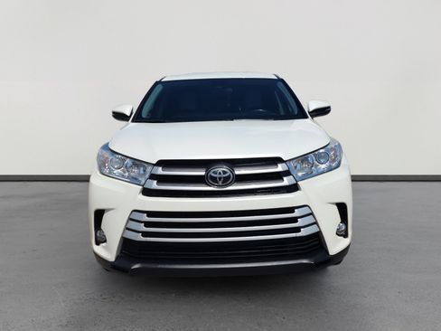 Used 2019 Toyota Highlander Plus AWD/4WD image 8