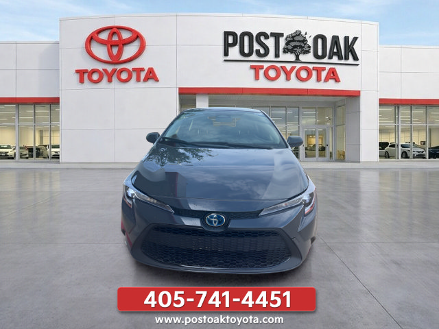 Used 2025 Toyota Corolla LE FWD image 2