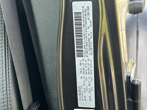 Used 2017 Jeep Wrangler 75th Anniversary image 39