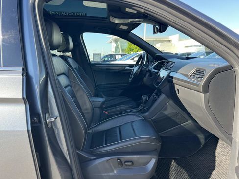Used 2021 Volkswagen Tiguan SEL Premium R-Line image 32