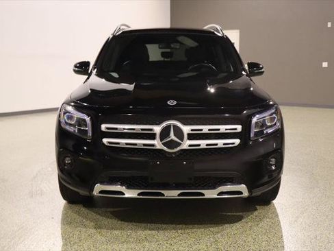 Used 2021 Mercedes-Benz GLB 250 4MATIC image 2