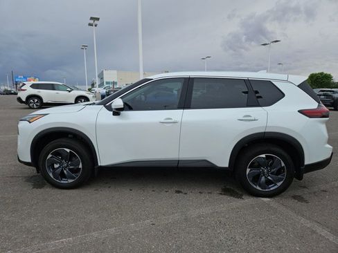 Certified 2026 Nissan Rogue SV image 4