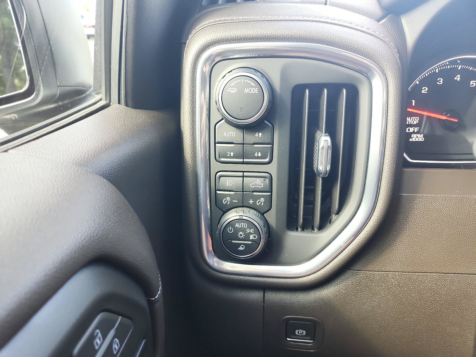Used 2022 Chevrolet Silverado 1500 LTZ w/ LTZ Premium Package AWD/4WD image 25