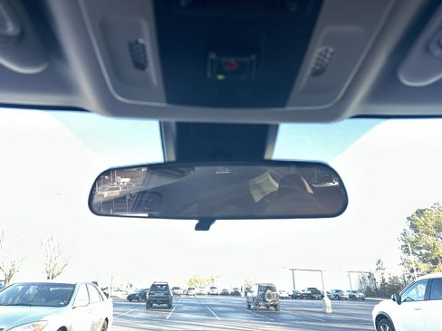 Certified 2022 Toyota Camry SE image 27