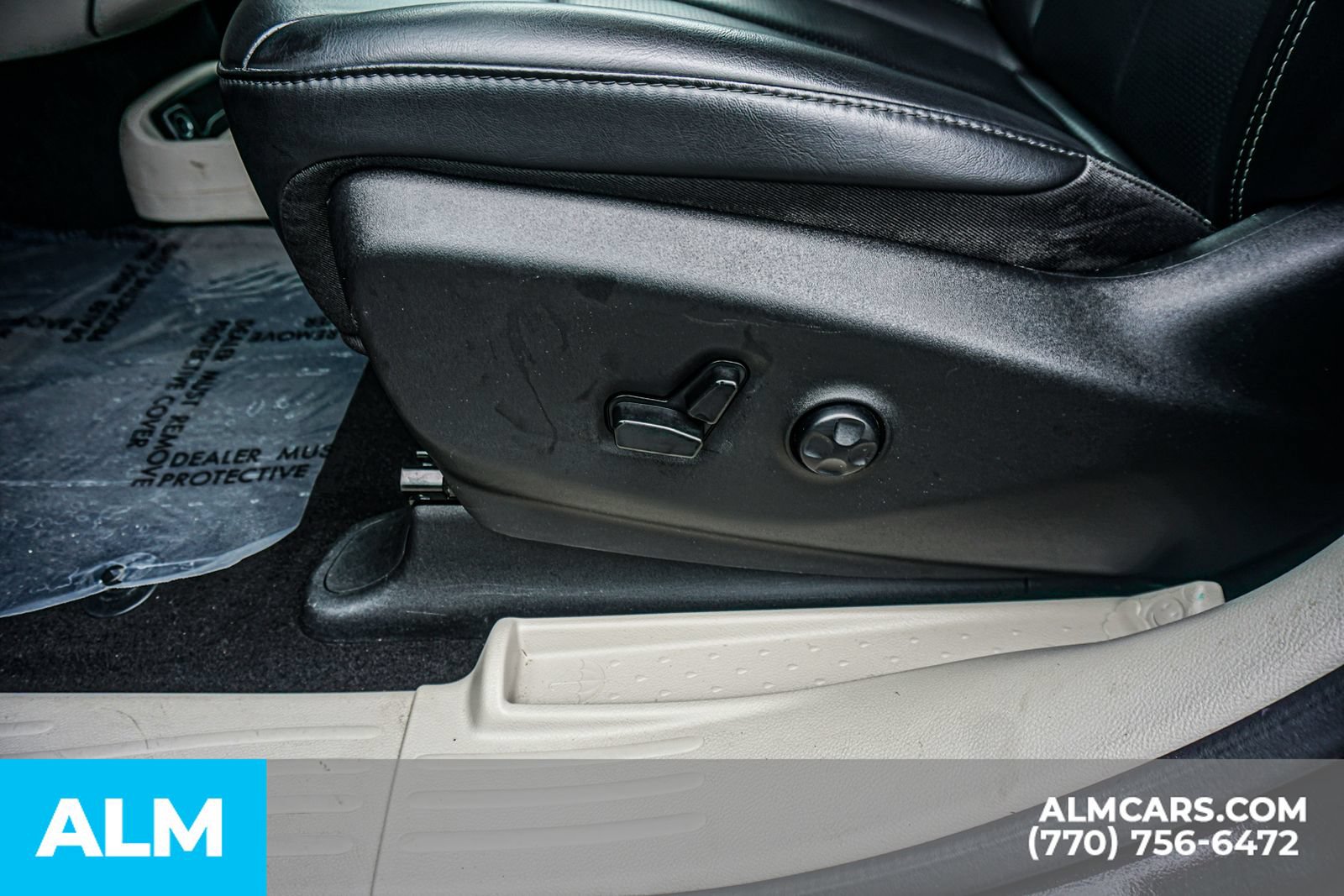 Used 2023 Chrysler Pacifica Touring-L FWD image 35