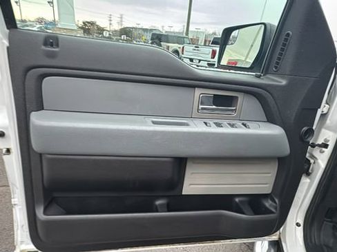 Used 2011 Ford F150 XLT w/ XLT Chrome Pkg image 11