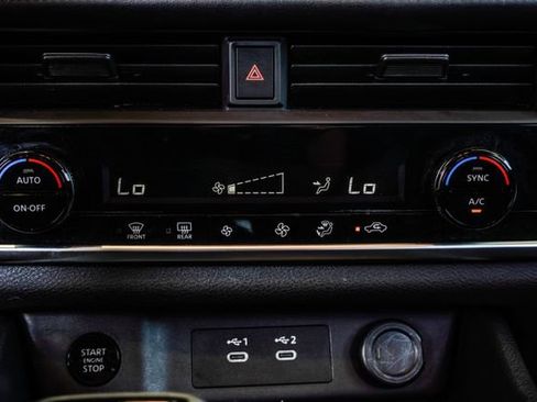 Used 2025 Nissan Rogue SV AWD/4WD image 22