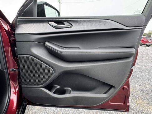 New 2025 Jeep Grand Cherokee Altitude AWD/4WD image 13