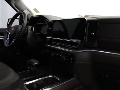 Used 2025 Chevrolet Silverado 1500 LTZ image 29