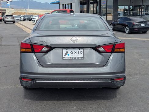 Used 2025 Nissan Altima 2.5 SV FWD image 6