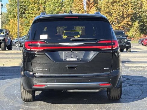 New 2026 Chrysler Pacifica Pinnacle image 35