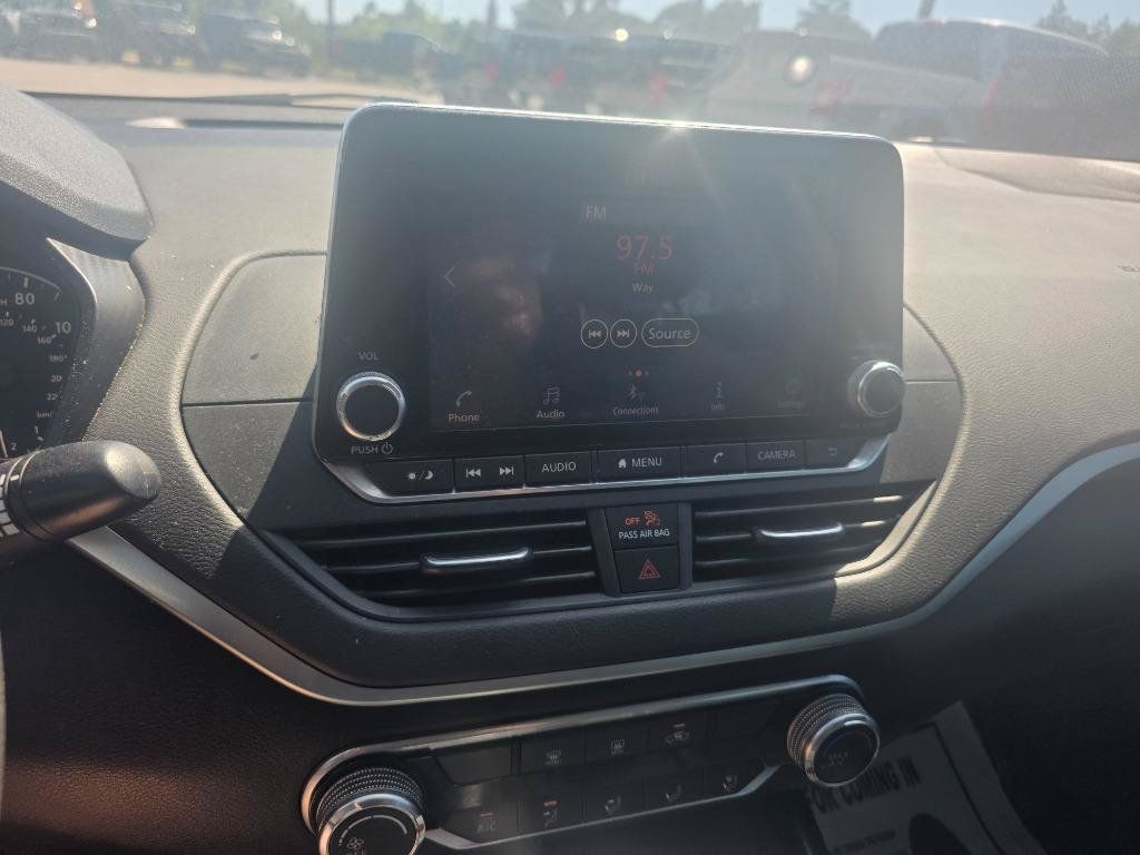 Used 2019 Nissan Altima 2.5 S FWD image 14