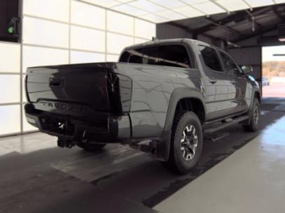 Used 2021 Toyota Tacoma TRD Off-Road w/ Technology Package AWD/4WD image 5