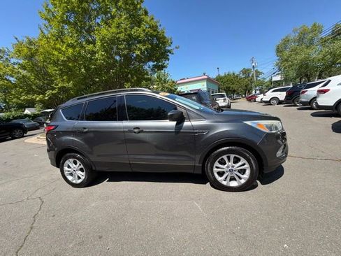 Used 2018 Ford Escape SE AWD/4WD image 6