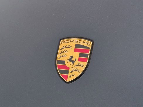 Used 2021 Porsche Macan AWD/4WD image 24
