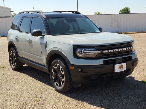 Used 2024 Ford Bronco Sport Outer Banks w/ Tech Package AWD/4WD image 6