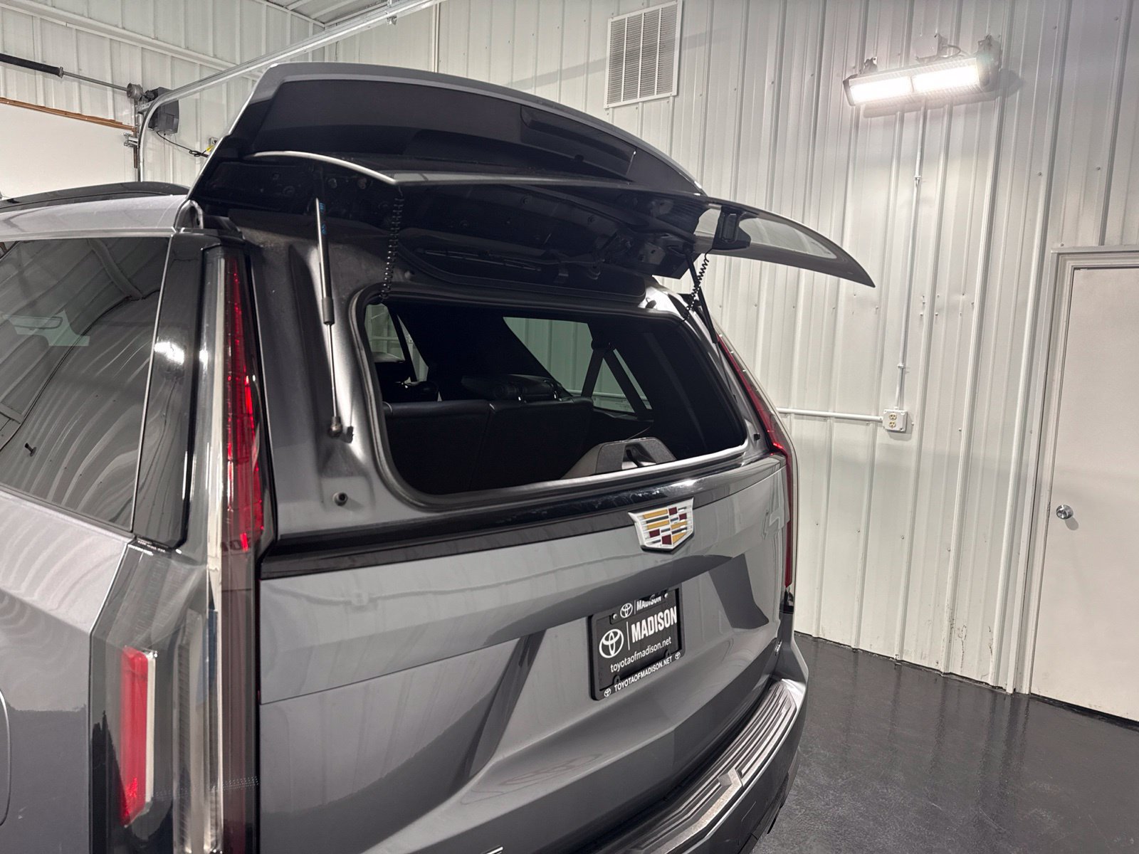 Used 2021 Cadillac Escalade Sport w/ Driver Assist Tech Package AWD/4WD image 59