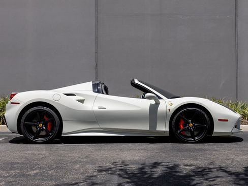 Used 2019 Ferrari 488 Spider RWD image 6