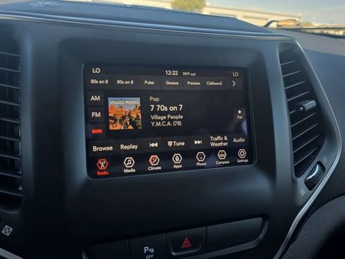 Used 2020 Jeep Cherokee Latitude Plus image 20