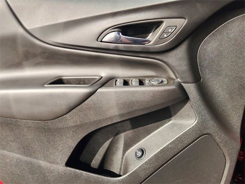 Used 2023 Chevrolet Equinox LT image 22