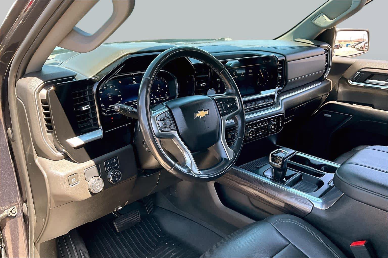 Used 2023 Chevrolet Silverado 1500 LTZ RWD image 17
