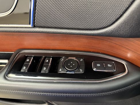 Used 2020 Lincoln Navigator 2WD image 11