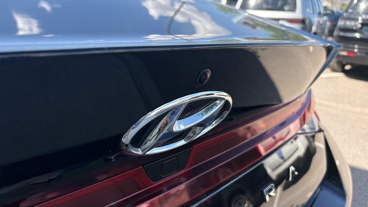 Used 2023 Hyundai Elantra SEL FWD image 8