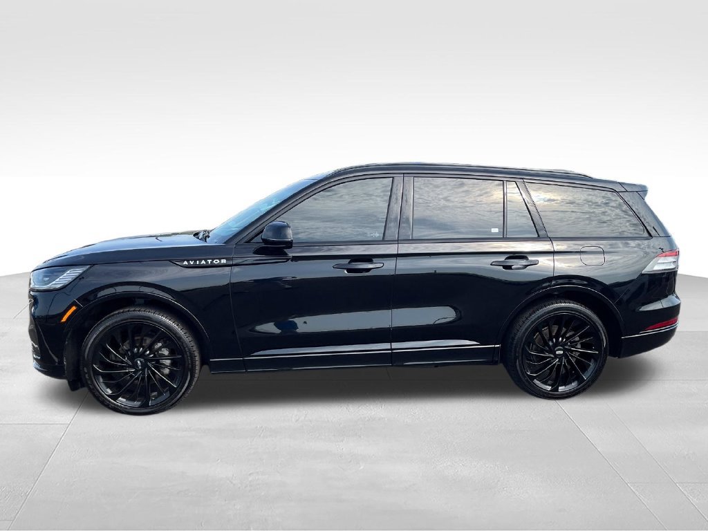 Used 2025 Lincoln Aviator Reserve w/ Jet Appearance Package AWD/4WD image 2